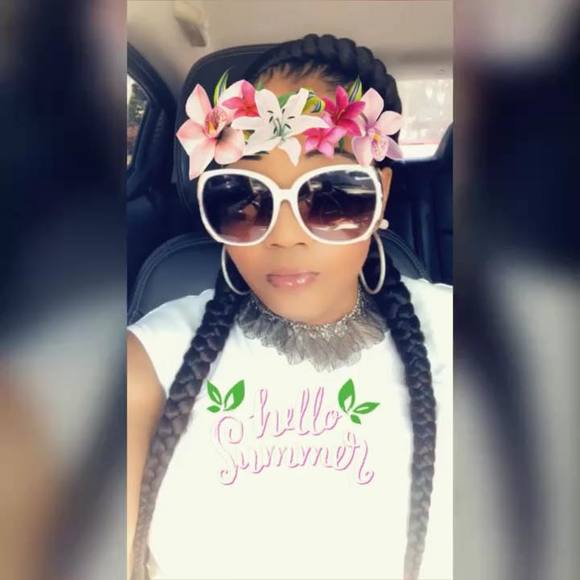 Meet your Posher, Latoya - Picture 1 of 1